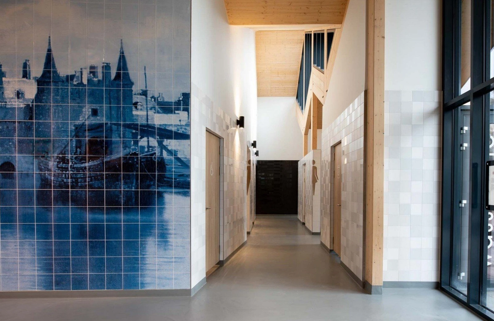 Nieuw en modern sanitairgebouw