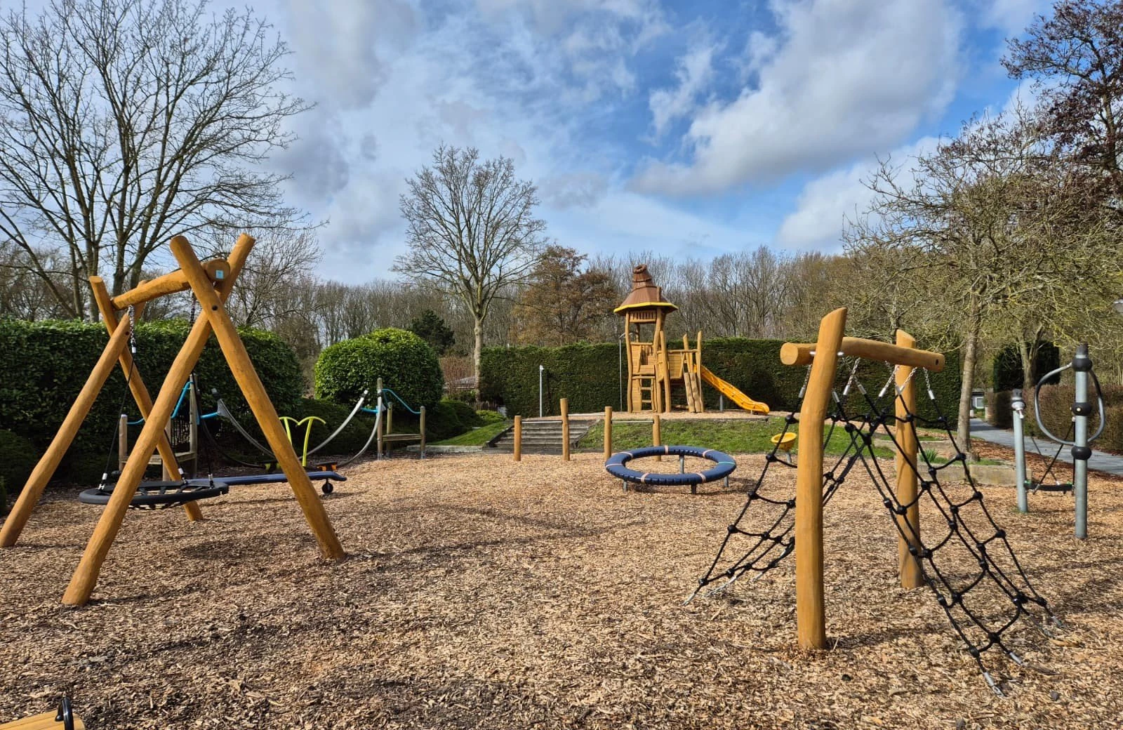 Speeltuin is vernieuwd op vakantiepark delftse hout in delft 2
